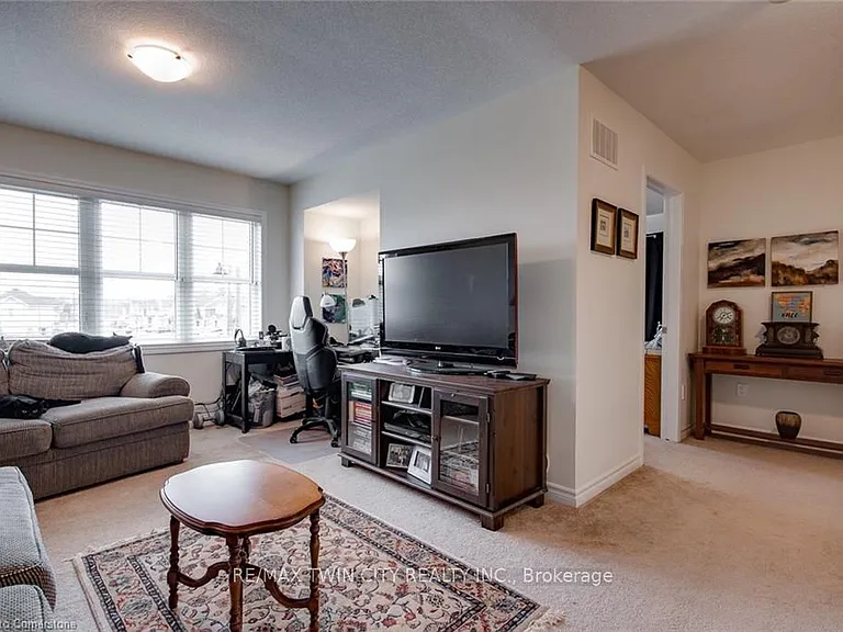 18 Blue Oak St — Photo 25