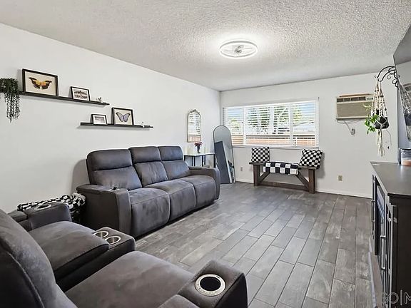 5th image of 10201 Princess Sarit Way