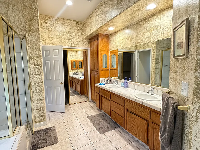 3405 Medallion Rose Ave — Photo 16