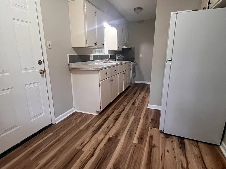 944 Rayburn Dr #A — Photo 2
