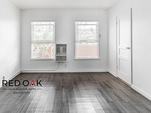 3rd image of 854 S Kenmore Ave #19