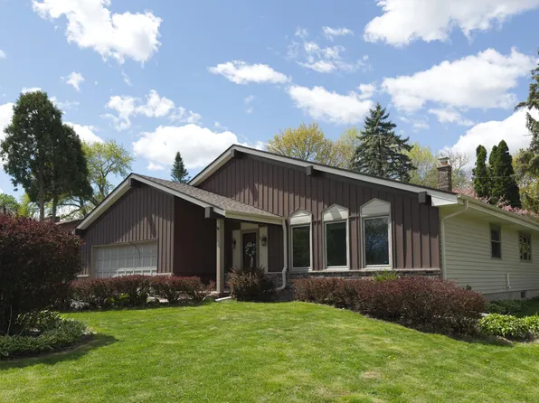 825 Garvens Ave, Brookfield, WI 53005