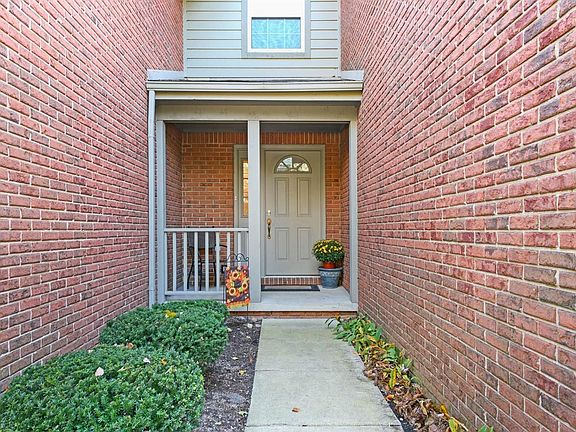 2nd image of 102 Village Place Dr
