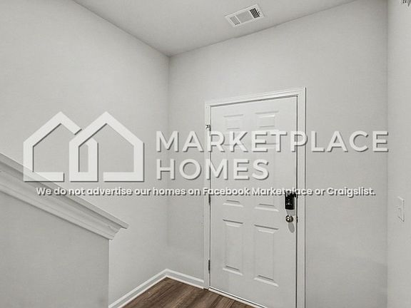 3rd image of 280 Oakwood Dr