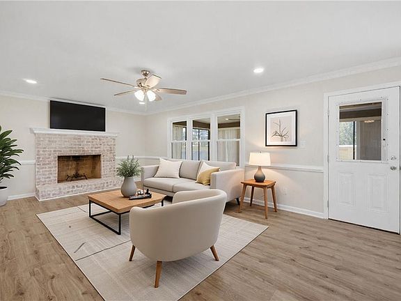 4th image of 4805 Halifax Dr