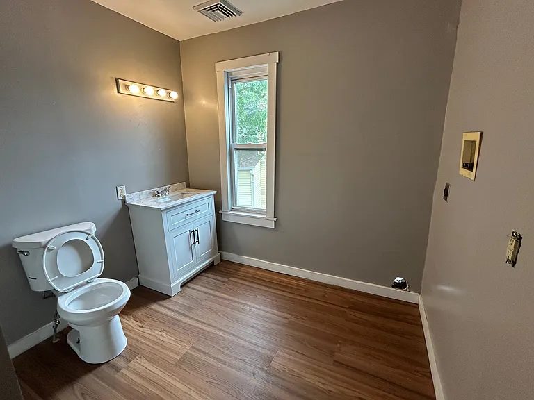 137 Eastern Ave #6 — Photo 4