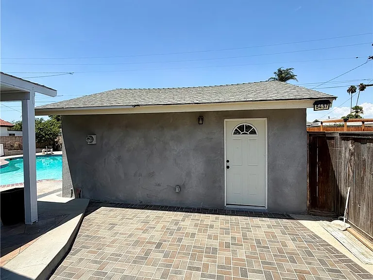 5439 Greenbrier Dr — Photo 14