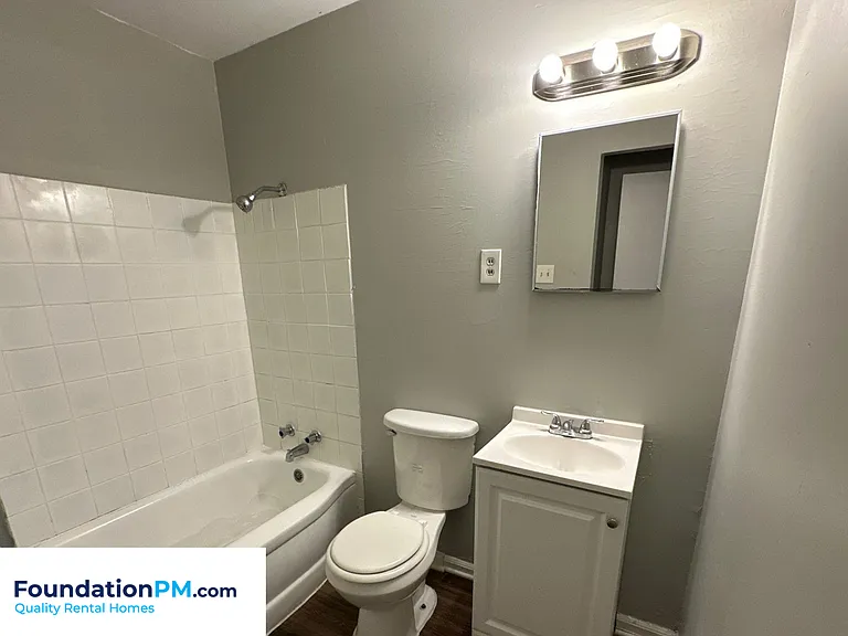 672 Carpenter St — Photo 18