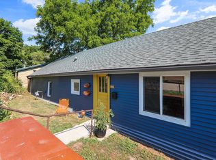 235 6th St, Mineral Point, WI 53565