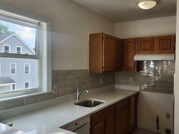 3rd image of 0 Harrison St #2