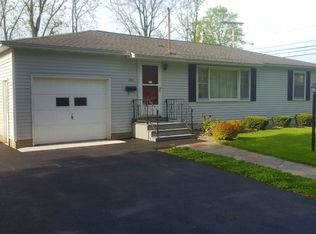 100 Shane Dr, North Syracuse, NY 13212