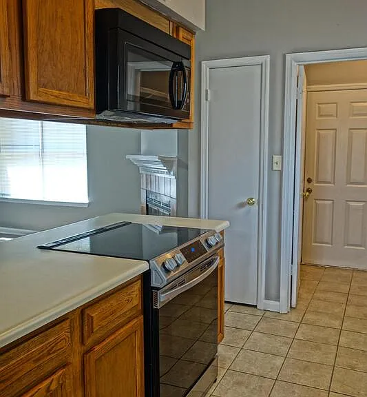 13916 Sandhurst Dr SW — Photo 3