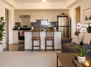 5 Chef Ln #408, Barrie, ON L9J 0J8