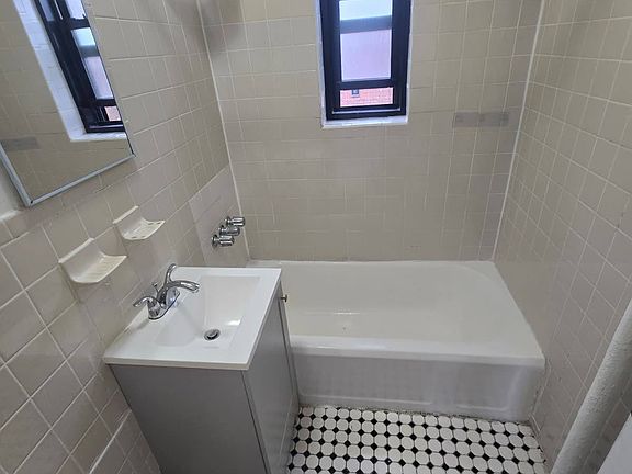 2nd image of 55 Belgrove Dr #3
