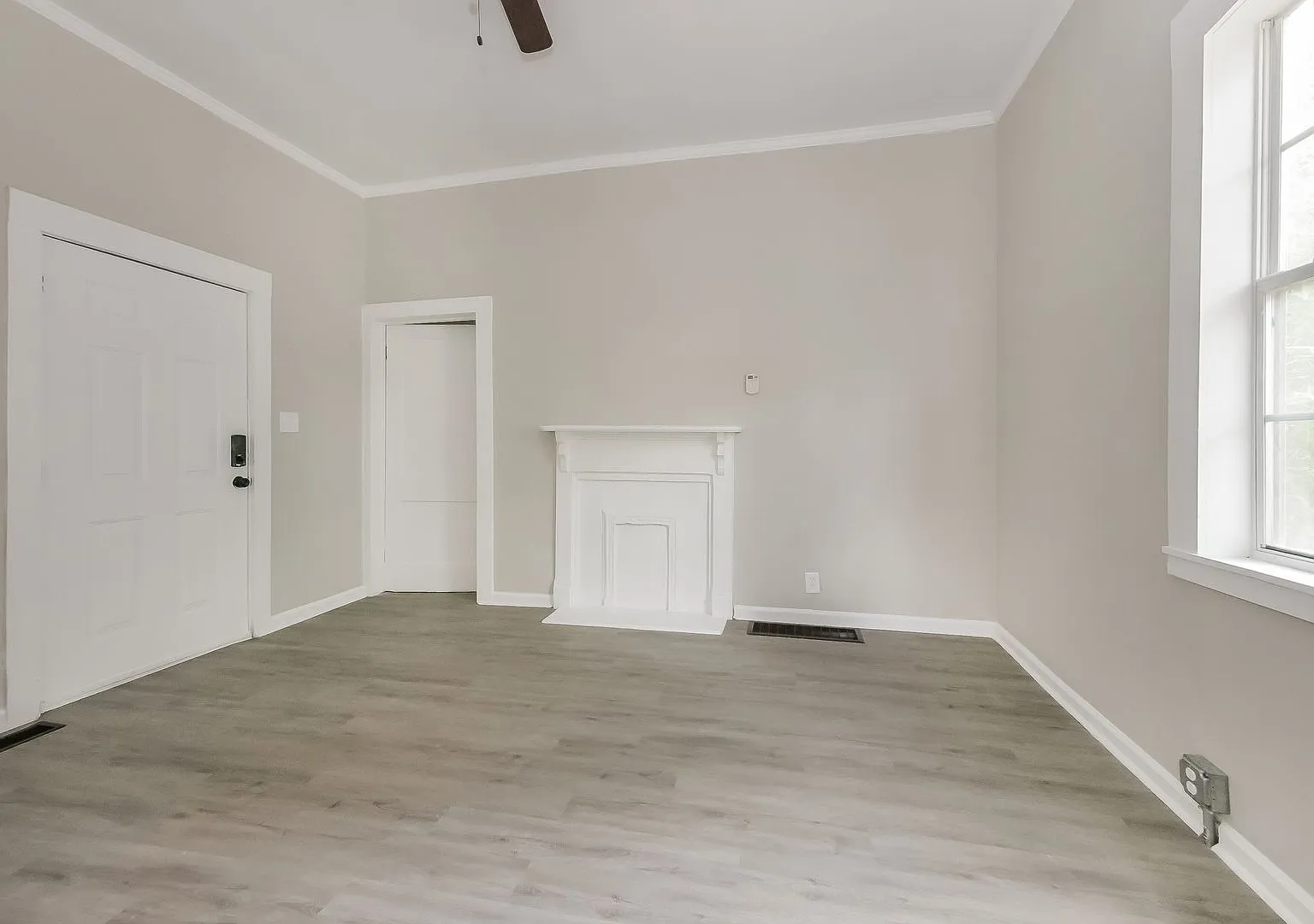 50% off on 1st month's rent - 725 Williams St — Photo 3