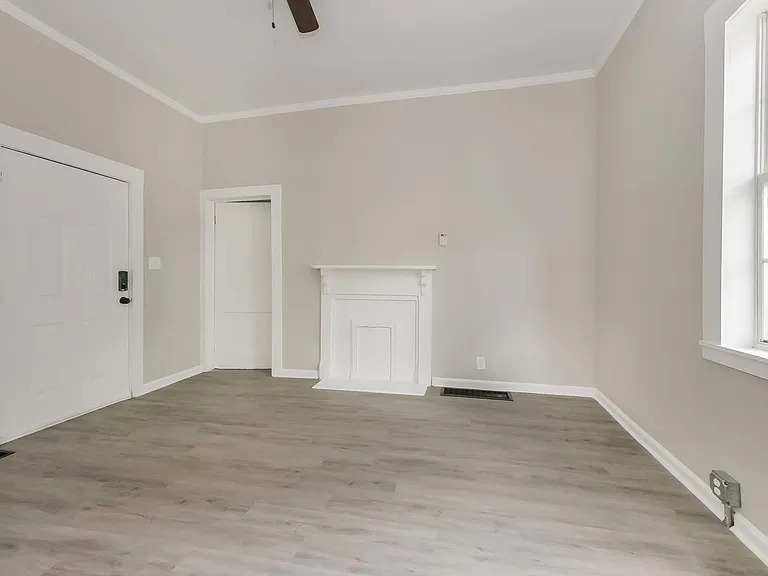 725 Williams St — Photo 3