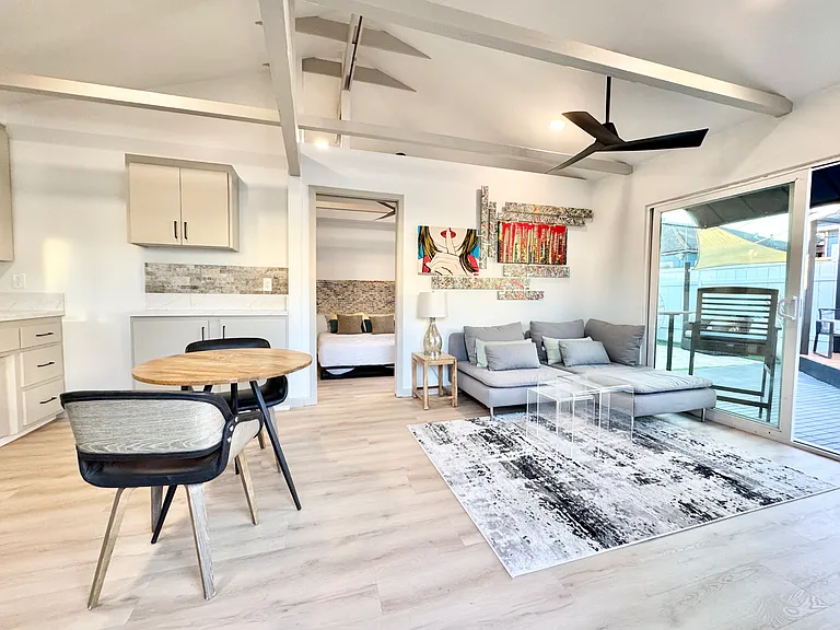3951 Haines St — Photo 3