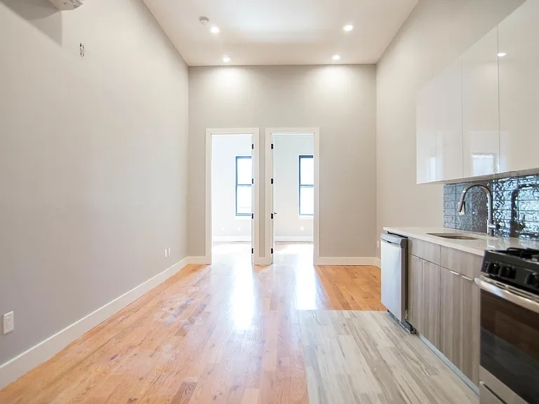 1048 Decatur St #2R — Photo 2
