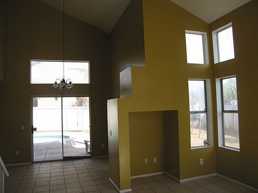4th image of 1300 Autumnwood Ln