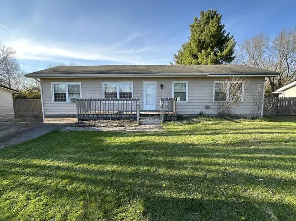 84 Rice Dr, New Vienna, OH 45159