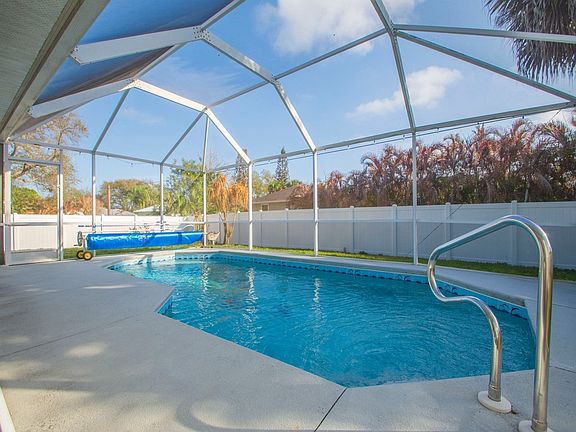 3rd image of 492 Biscayne Ln