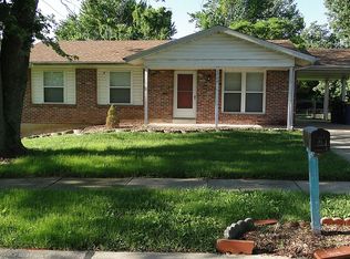 2360 Wharton Ct, Florissant, MO 63031