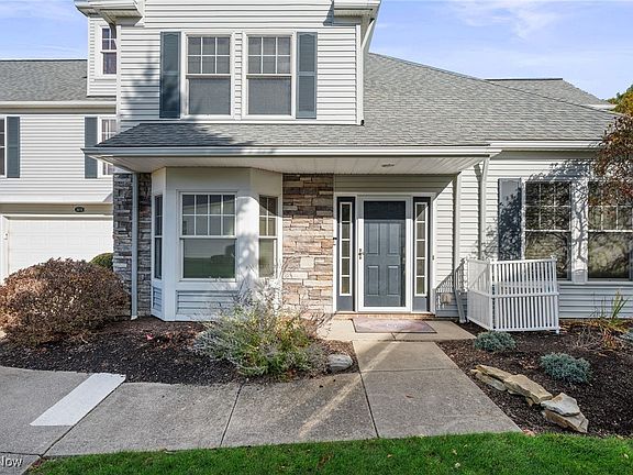4th image of 317 W Legend Ct #B