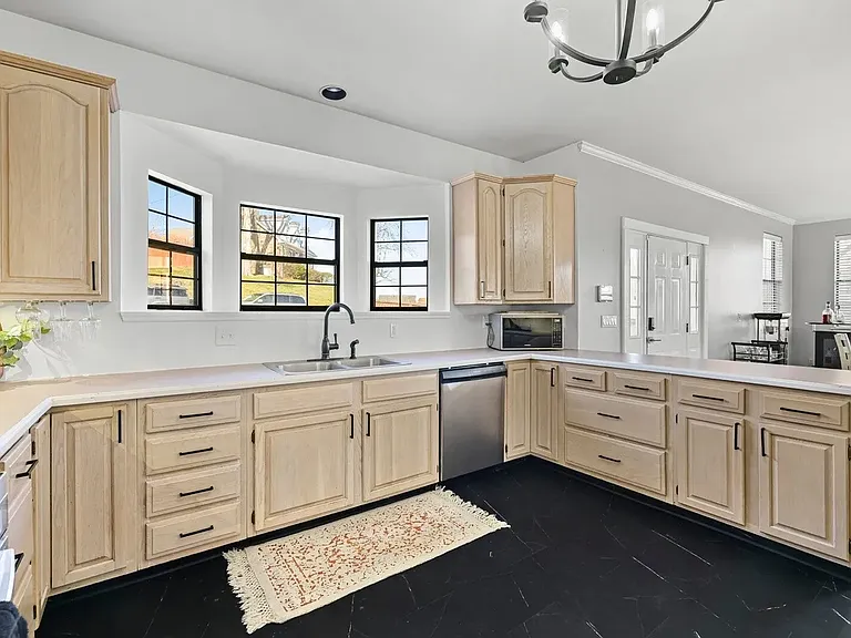212 Deer Point — Photo 2