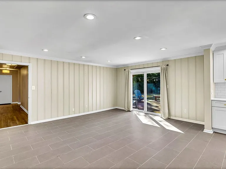 317 Kensington Dr — Photo 12