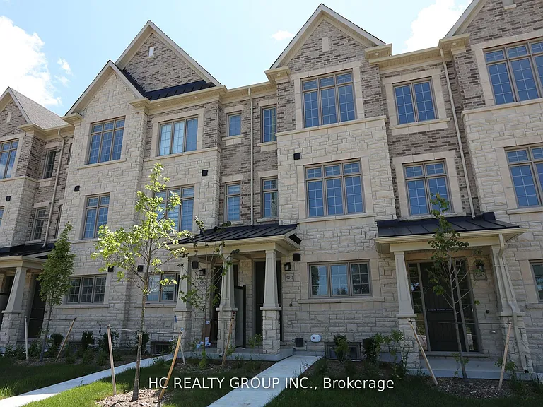 4245 Major Mackenzie Dr E — Photo 1