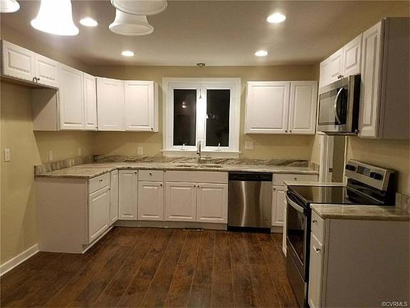 3rd image of 7210 Erskine St