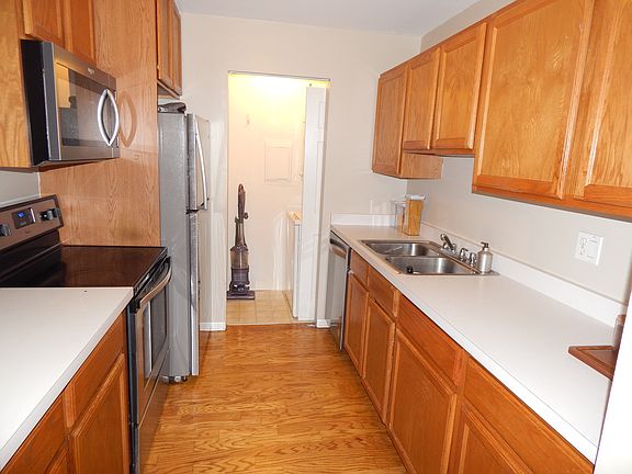 2nd image of 960 N Lakeside Dr APT 3B