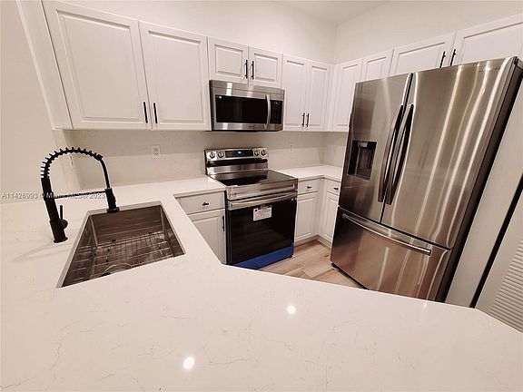 4th image of 331 SW 120th Ave #331