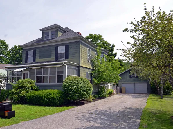 15 Park Street, Paris, ME 04281