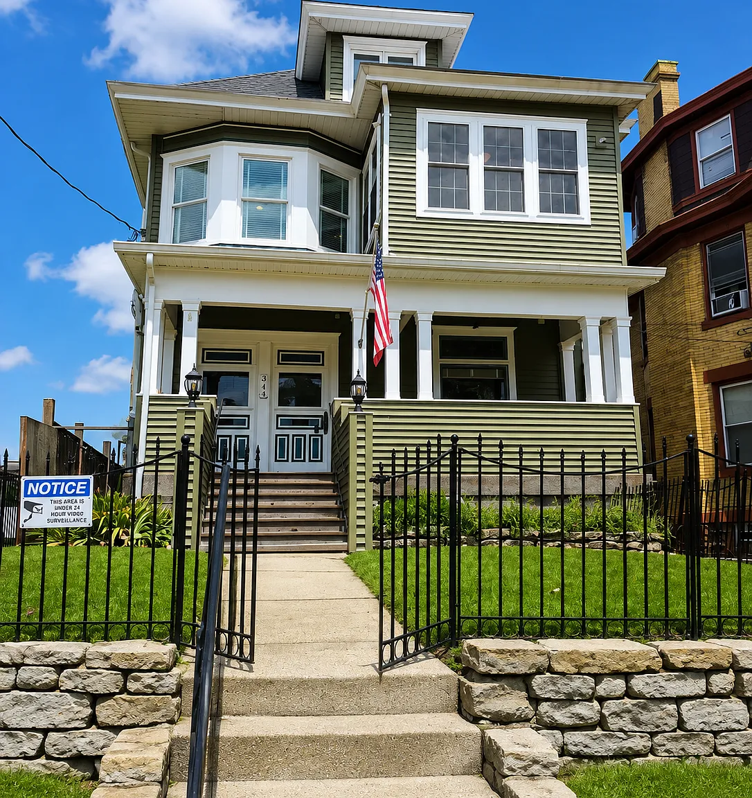 344 Helen St Unit 2 — Photo 1