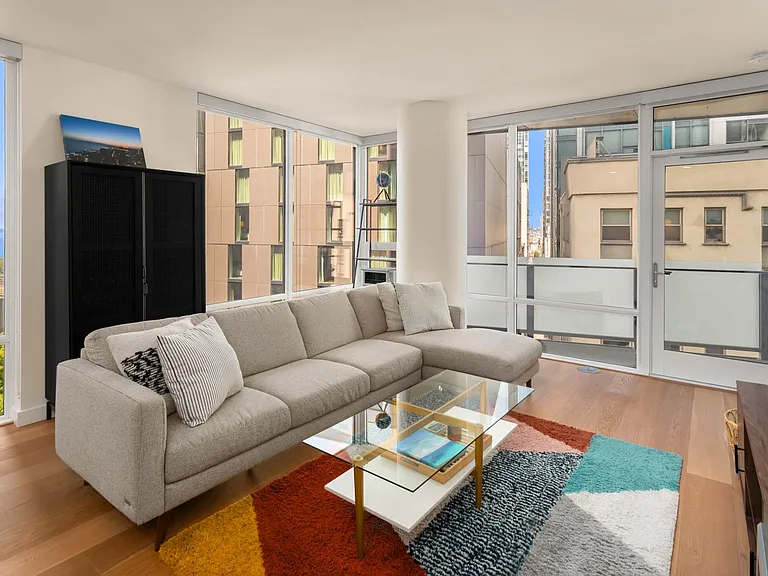 121 Stewart St #807 — Photo 5
