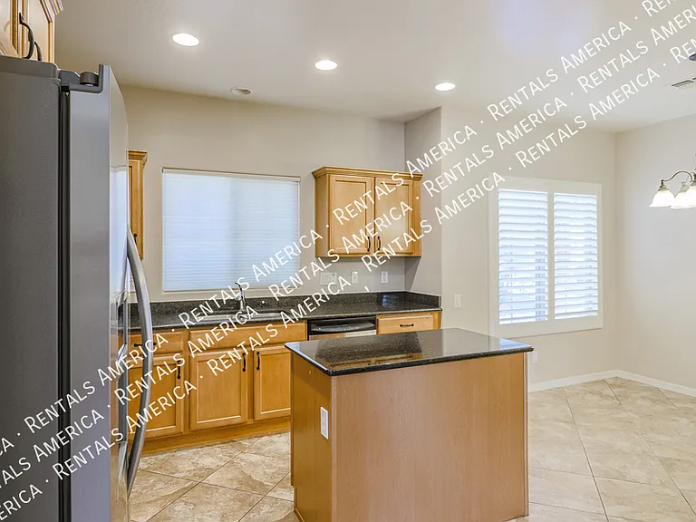 3625 E Zachary Dr — Photo 6