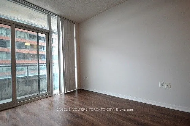 36 Lisgar St #823E — Photo 3