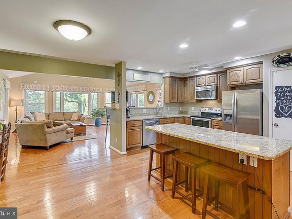 3rd image of 11963 Governors Ct