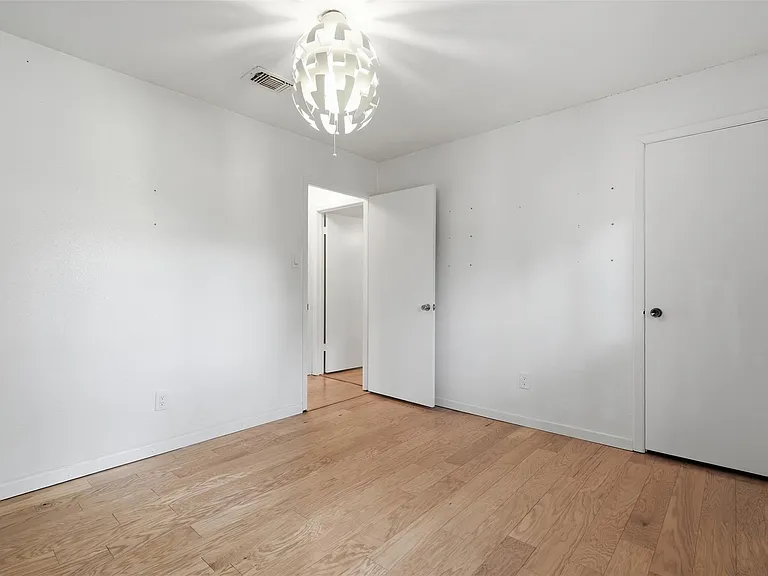 214 Glen Haven Ct — Photo 19