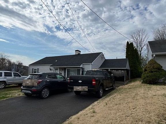 2nd image of 207 N Oxford Valley Rd