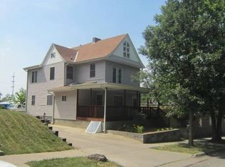 812 S 37th St, Omaha, NE 68105