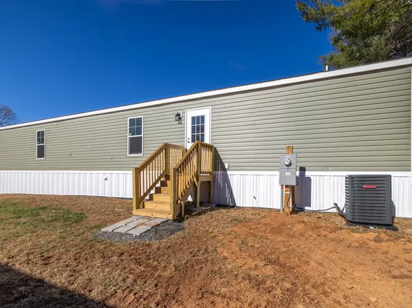 125 Little Stream Ln, Winston Salem, NC 27101