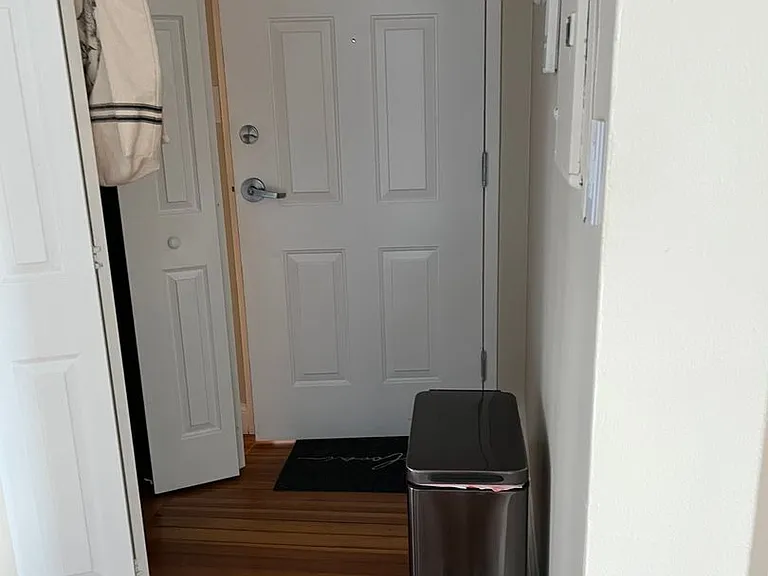 928 Christian St — Photo 3