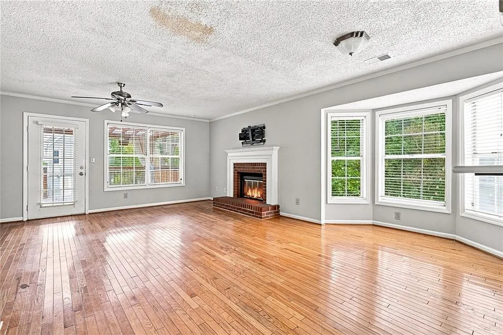 2 bed, 2.5 bath, 1260 sqft, $1,950 — Photo 3