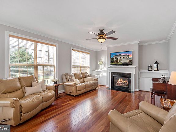3rd image of 16095 Green Bay St