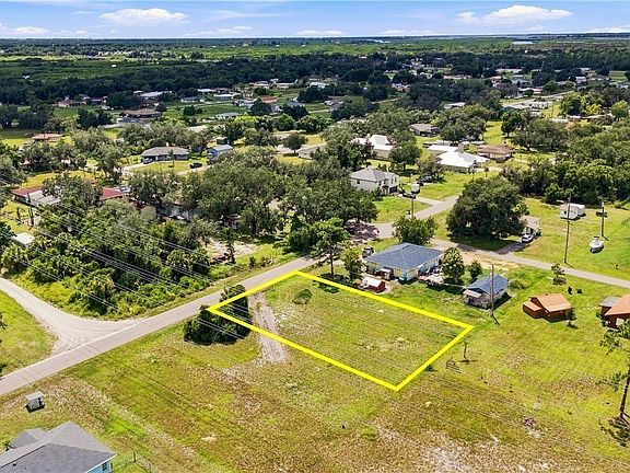 3rd image of 30268 Holly Rd