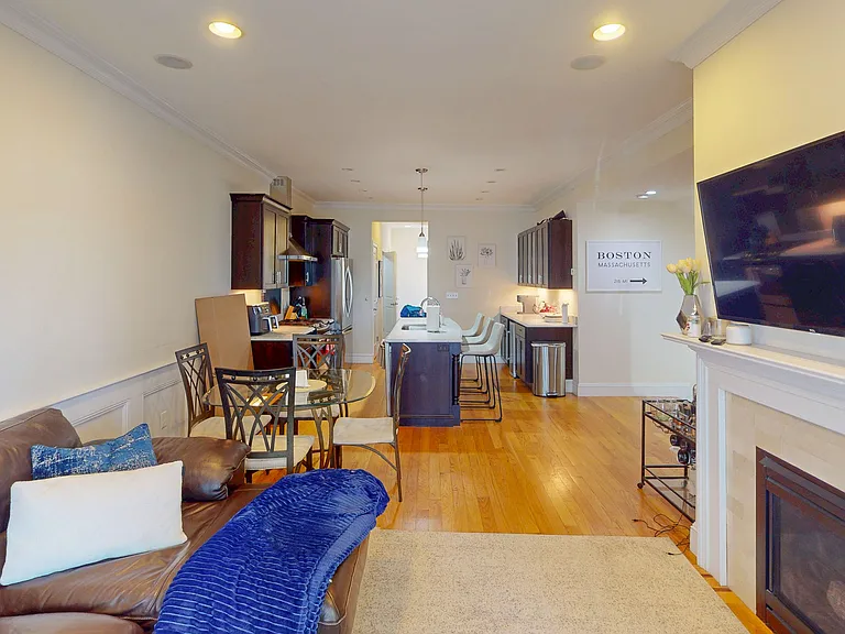 15 M St #1 — Photo 4