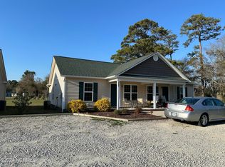 125 Oyster Ln, Hubert, NC 28539