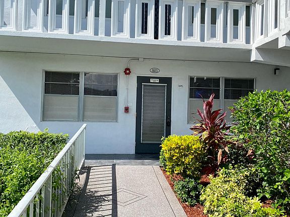 5th image of 1075 Oakridge F